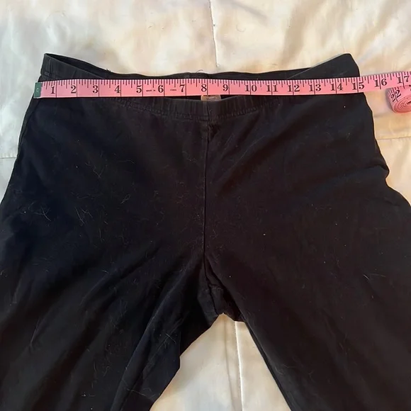 🖤New York & Co black cropped leggings. Size L🖤 - Picture 4 of 7